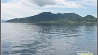 Pantainya yang tenang di pagi hari