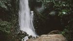 Pesona Air Terjun Lembah Pelangi di Lampung