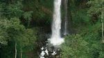 Pesona Air Terjun Lembah Pelangi di Lampung