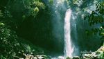 Pesona Air Terjun Lembah Pelangi di Lampung