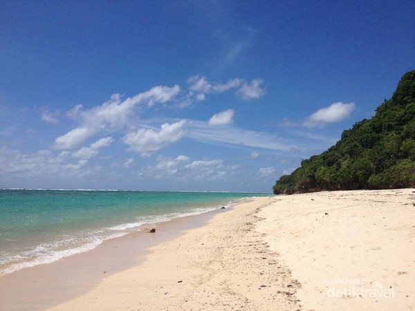 Pesona Anggun Pantai  Pandawa  Bali