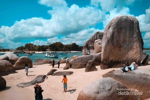 Pesona Batu Berlayar yang Unik di Belitung