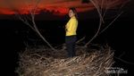 Pesona Bukit Cinta Oenali di Malam Hari