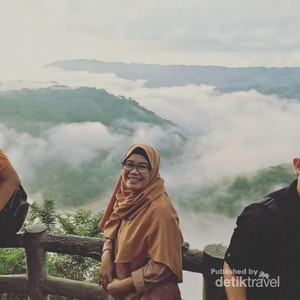Pesona Bukit Mangunan, Menikmati Negeri di Atas Awan