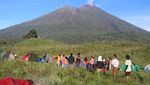 Pesona Bukit Savana Propok di Lereng Gunung Rinjani