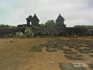 Pesona Candi Barong yang Kian Ditinggalkan