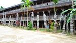 Pesona dan Cerita di Balik Rumah Adat Suku Dayak