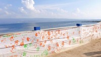 Pesan dan dukungan dari keluarga dan sukarelawan di Pelabuhan Tigaras.