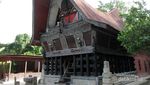 Pesona Desa Tomok di Pulau Samosir
