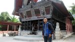 Pesona Desa Tomok di Pulau Samosir