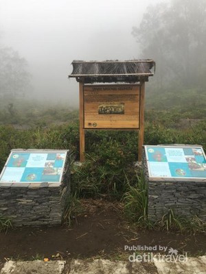Pesona Gunung dan Danau Kelimutu Yang Tak Ada Duanya