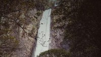 Sungguh tinggi bukan air terjun Mandi Angin ini?