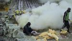 Pesona Kawah Ijen Tak Lekang Oleh Waktu