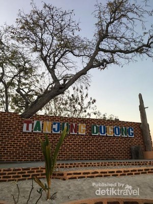 Pesona Keindahan Pantai dari Kafe Tanjung Dugong