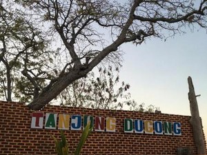 Pesona Keindahan Pantai dari Kafe Tanjung Dugong