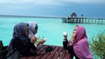 Pesona Kepulauan Derawan di Utara Indonesia