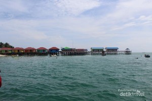 Pesona Kepulauan Derawan di Utara Indonesia