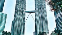 menara kembar atau Petronas