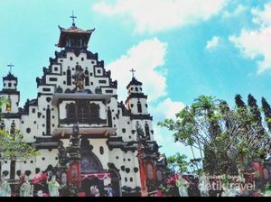 Pesona Magis Gereja Palasari di Bali