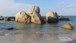 Pesona Pantai Lampu di Ujung Selatan Pulau Bangka