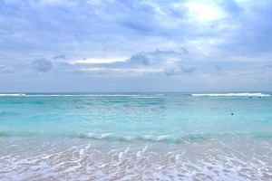 Pesona Pantai Padang-padang yang Tersembunyi di Bali
