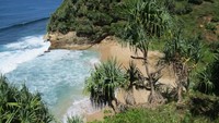 Pantai Pringjono dilihat dari atas