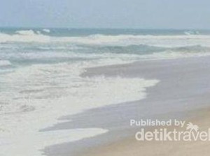 Pesona Pantai Tanjung Setia di Lampung