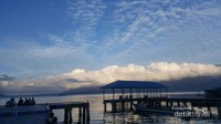 Pemandangan pagi hari dermaga Tanjung Obit