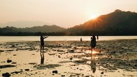 Menikmati Sunset di Pulau Pahawang Kecil