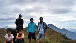 Pesona Sabana di Puncak Gunung Prau