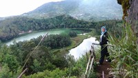Spot berfoto dari batu ratapan angin