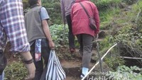 Jalan menuju ke batu ratapan angin