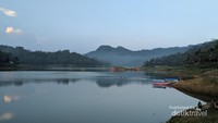 Pemandangan sisi lain di Waduk Sermo