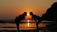 Bergaya dengan sunsetnya