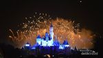 Pesta Kembang Api di Disneyland Hong Kong, Meriah!