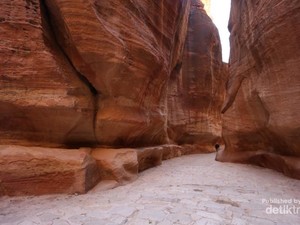 Petra, Kota Kuno Nan Indah di Yordania