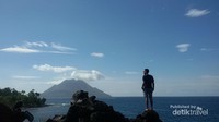 Pemandangan laut dari Batu Angus