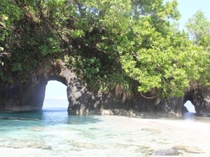 Petualangan ke Batu Lobang di Pulau Enggano