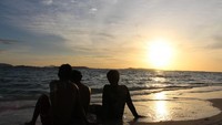 Menunggu sunset
