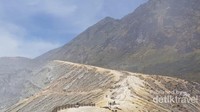 Pemandangan dari atas Gunung Ijen