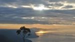Petualangan Mengejar Sunrise di Langit Danau Toba