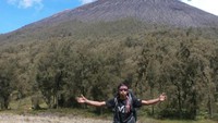Pemandangan Mahameru dari Camp Kalimati