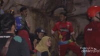 suasana dalam gua