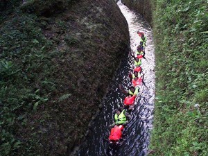 Petualangan Seru di Kolam Arus Sungai Citumang, Pangandaran