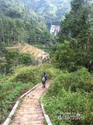 Petualangan Seru ke Air Terjun Niagara Mini di Bandung