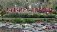 Taman Tabebuya berada di Jalan Mohammad Kahfi I, Jakarta Selatan