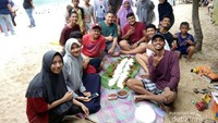Foto bersama sebelum makan