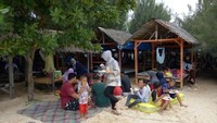 Suasana pondok sekitar pantai