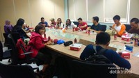 Suasana briefing di kantor detik
