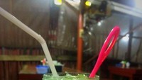 Minuman teman makan nasi uduk
